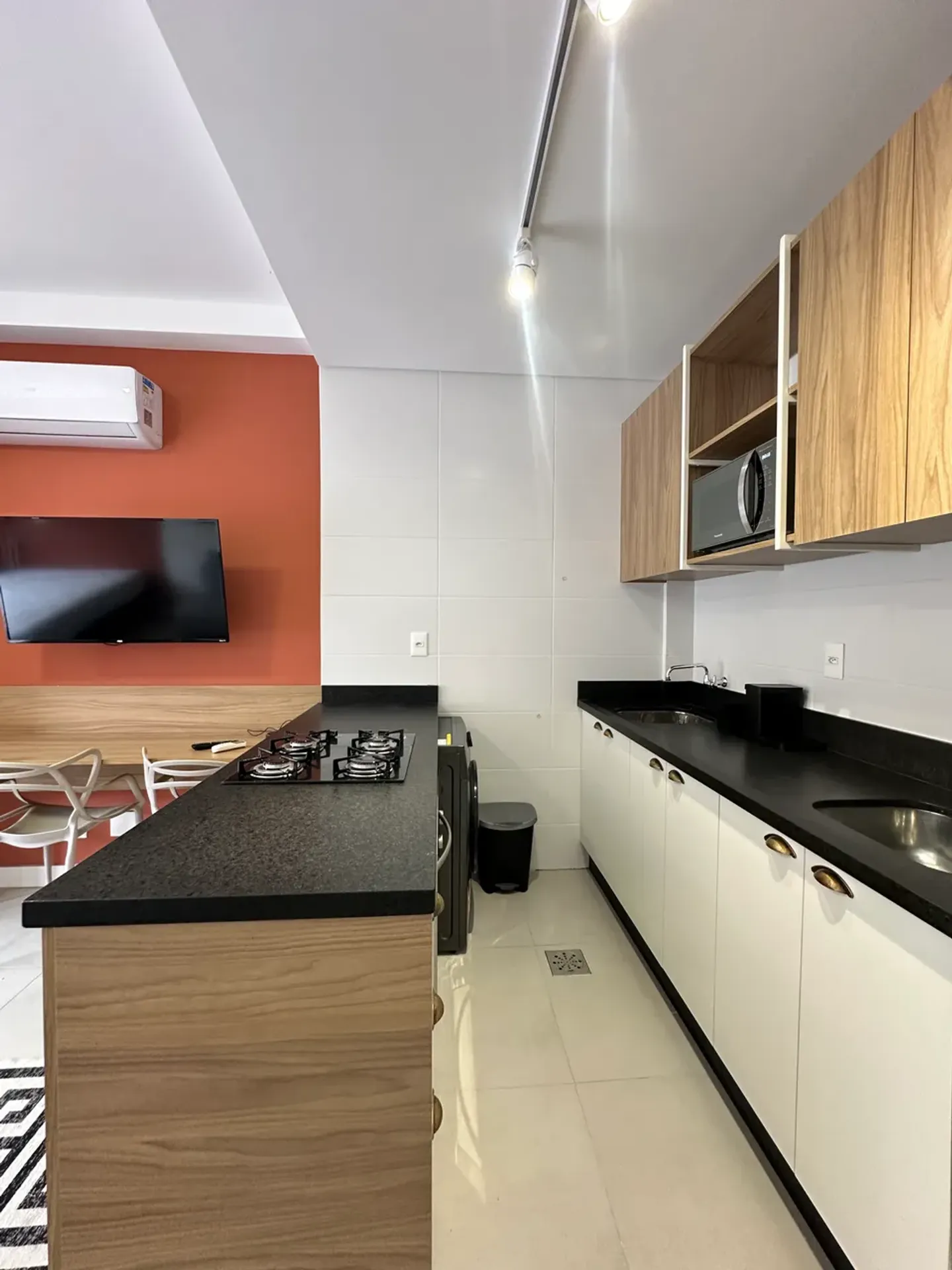 Furnished 1-bedroom apartment with a private garden — photo 8