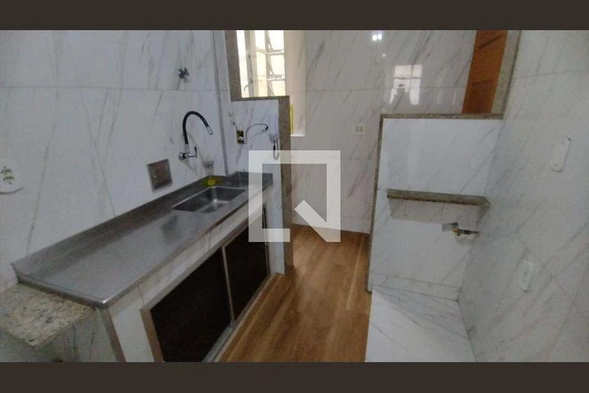 Apartamento com cozinha separada e 2 quartos de 72 m²