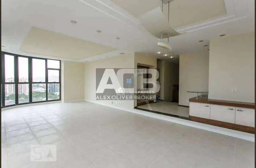200 m² apartment with 3 en-suite bedrooms and 5 baths — photo 2