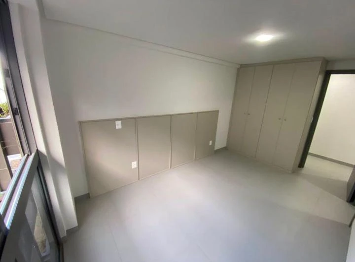 136 m² apartment with 4 bedrooms and 5 bathrooms — photo 3