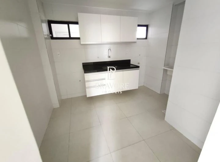 3-bedroom apartment with city view and balcony — photo 7