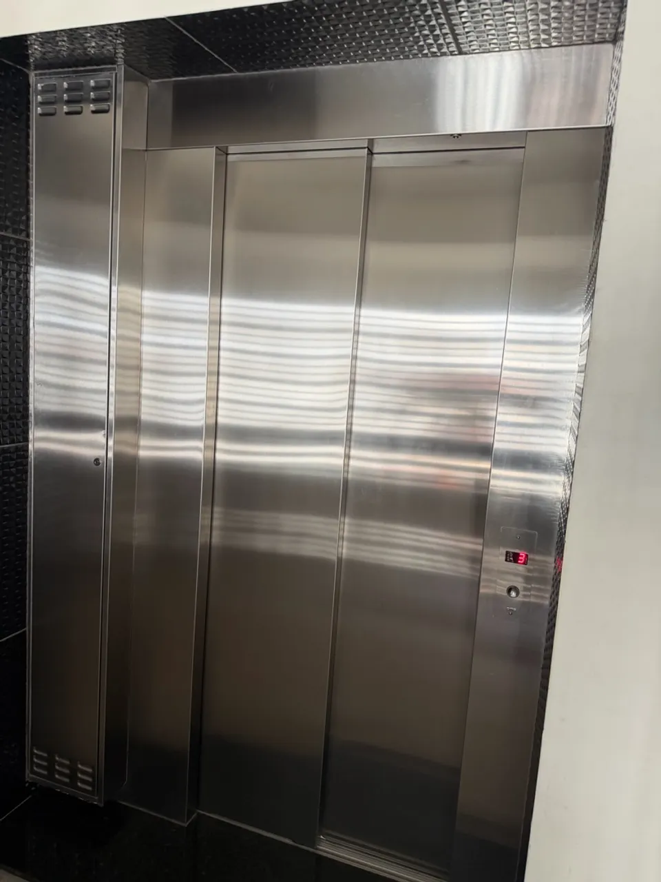 3-bedroom apartment with a washing machine in João Pessoa — photo 15