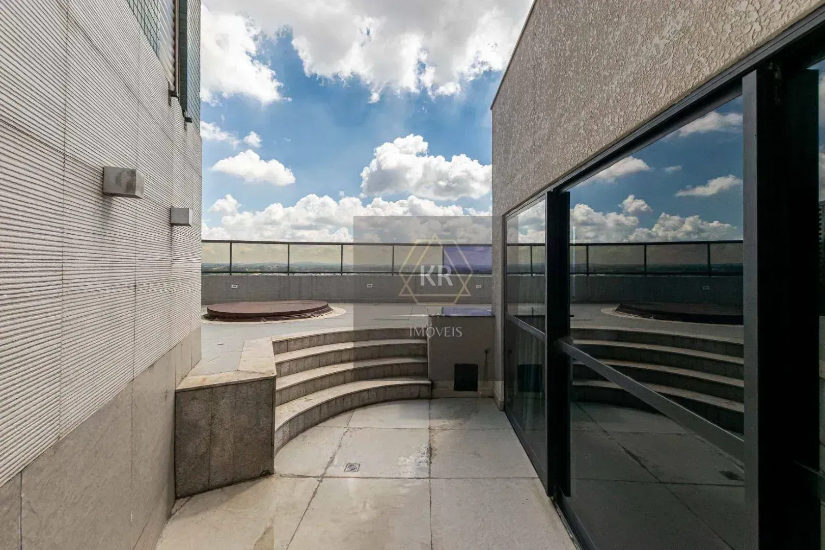 Furnished 272 m² apartment with 3 en-suites and 4 parking — photo 57