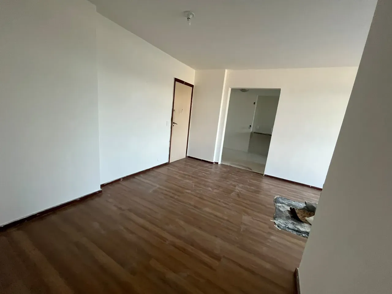 Apartment on the 10th floor with wood or laminate floors — photo 18