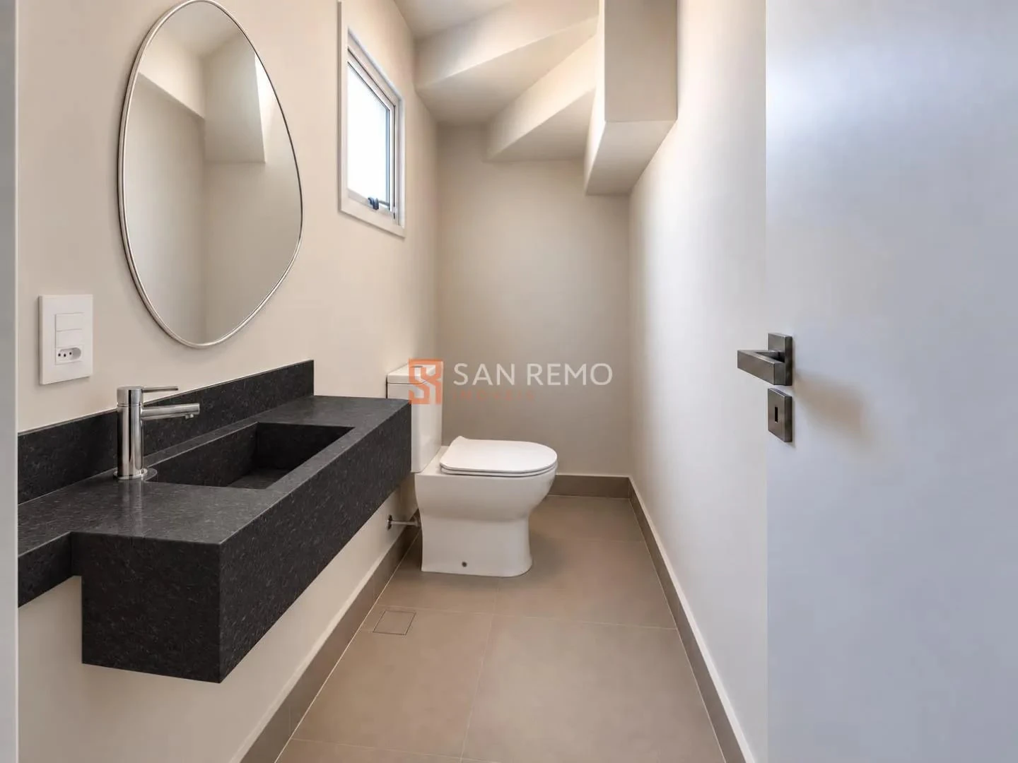 2-bedroom house with a washing machine — photo 8