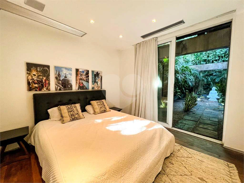 Furnished house with 5 en-suite rooms and 918 m² — photo 16