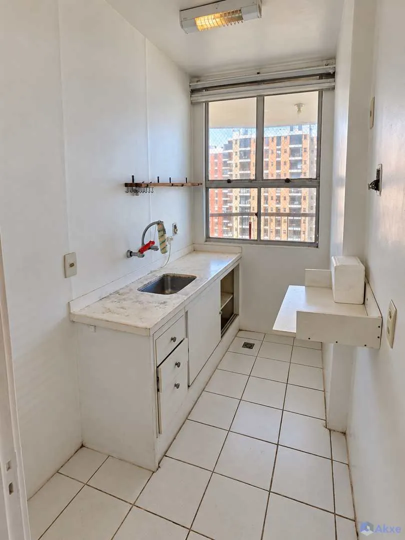 Apartment on the 13th floor with a water view — photo 2