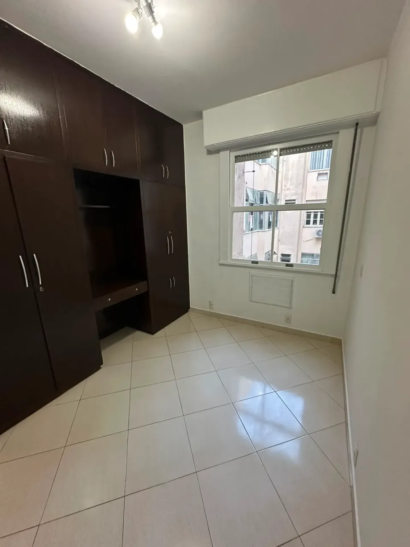 Apartment with 2 bedrooms, 2 bathrooms and balcony — photo 18