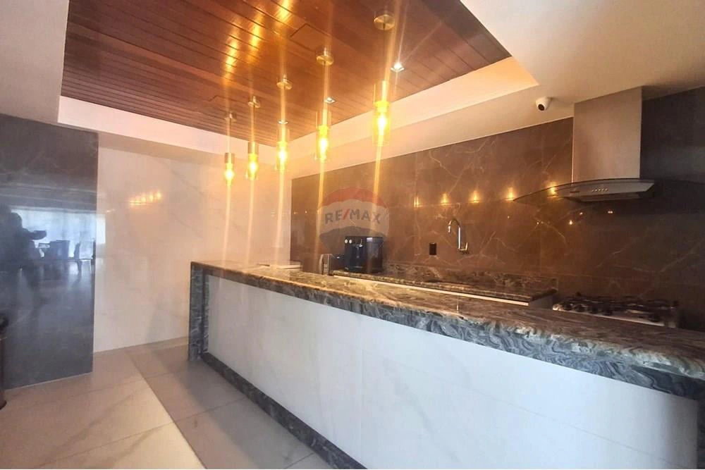 Private pool in a 3-bedroom apartment, 96 m² — photo 8