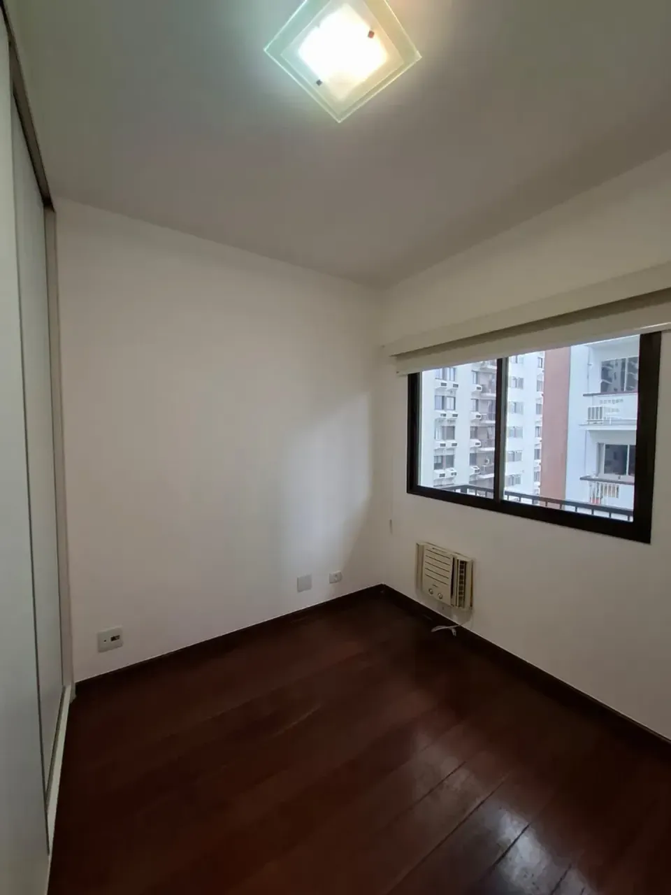 Apartment with 2 bedrooms, 3 bathrooms and a balcony — photo 12