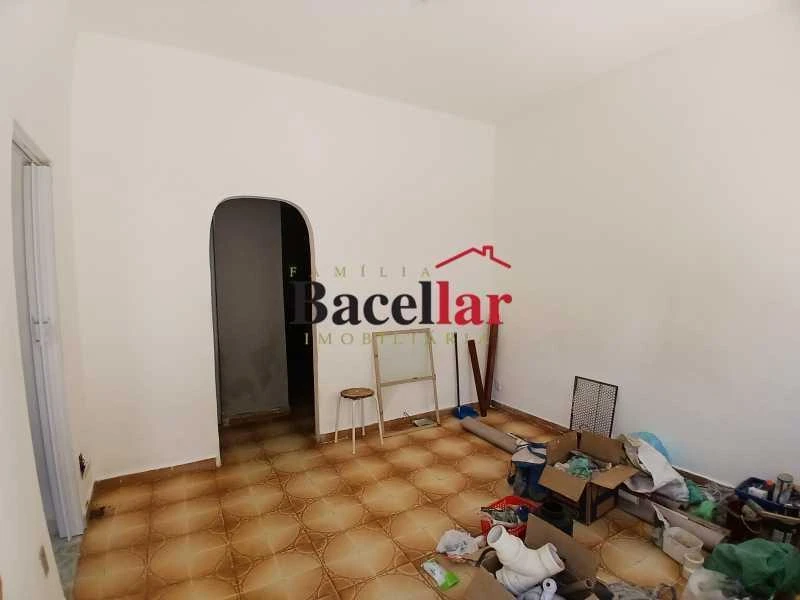 Квартира з 2 спальнями і кухнею з вбудованими шафами — photo 3