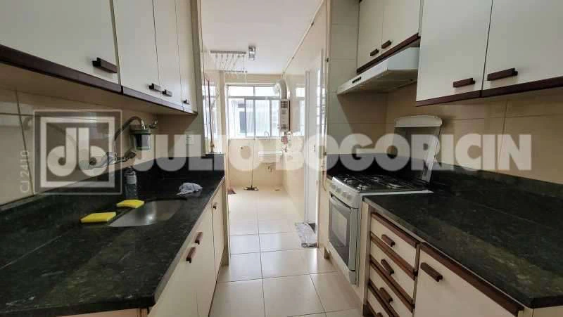 3-bedroom apartment with a suite and a balcony — photo 8