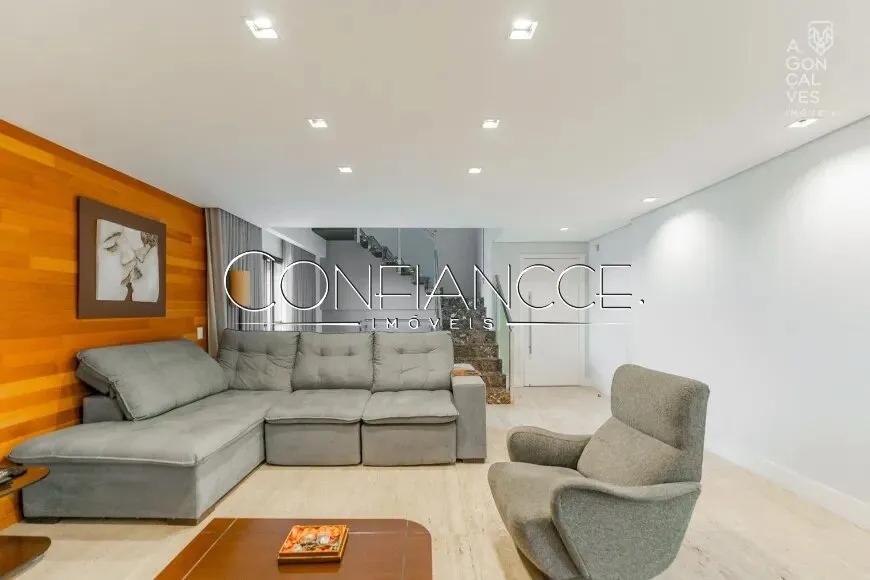 Penthouse with 4 en-suite bedrooms and private BBQ garden