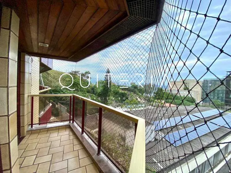 3-bedroom apartment with a glassed-in balcony — photo 19