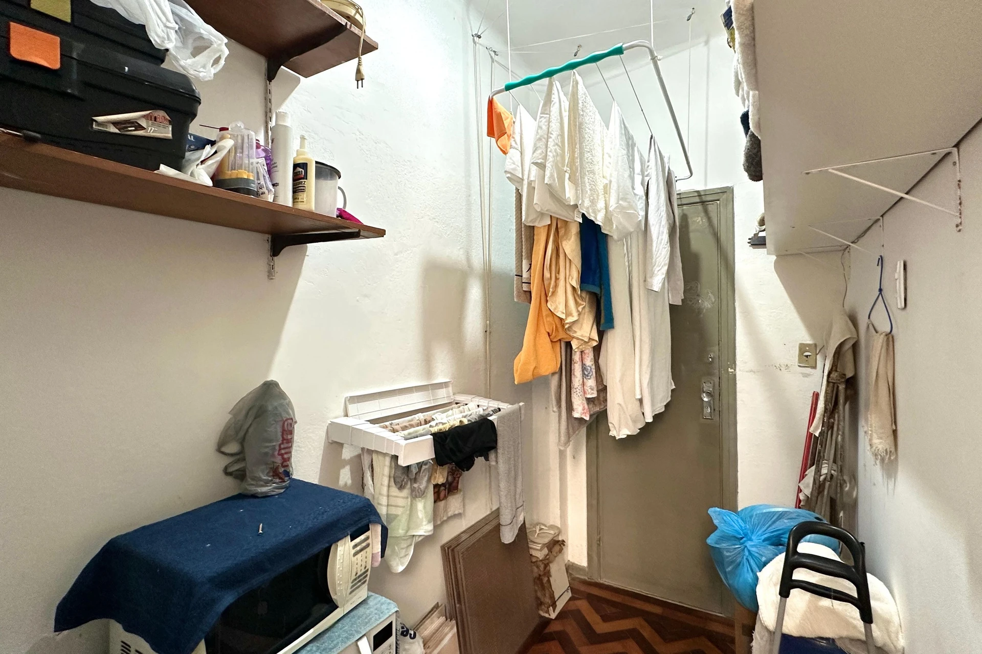 Furnished apartment with 3 bedrooms and a balcony — photo 12