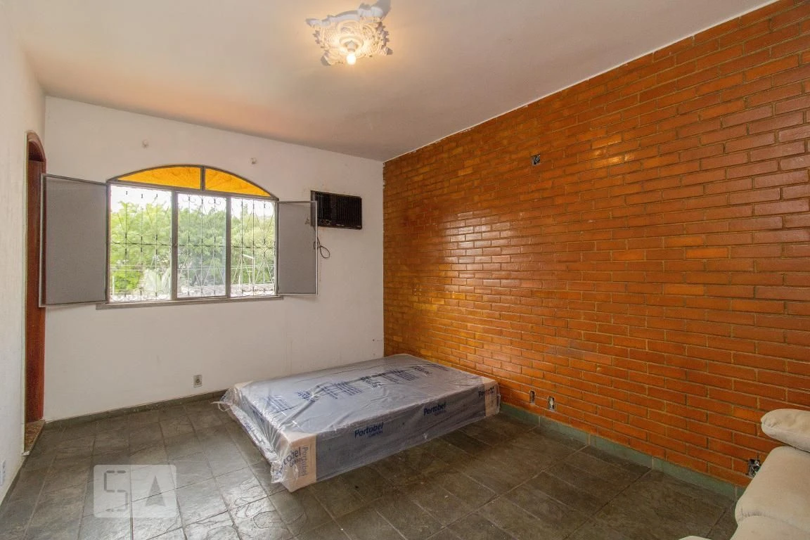 Rental house with 4 bedrooms and a private garden — photo 5