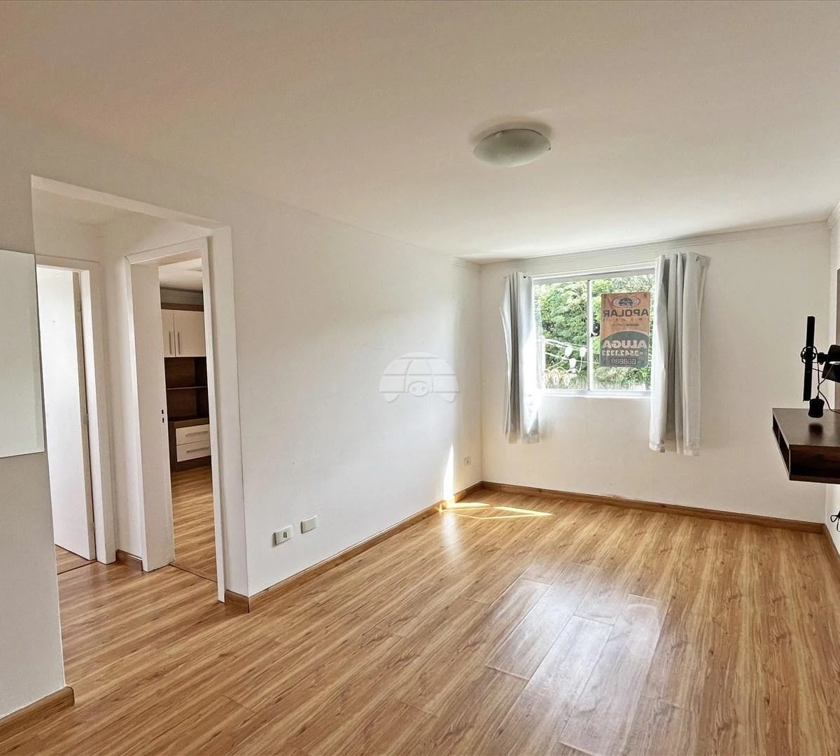 Wood or laminate floors in a 2-bedroom apartment, 45 m²