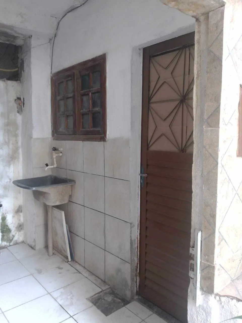 Unfurnished home with 1 bedroom and glass shower — photo 4