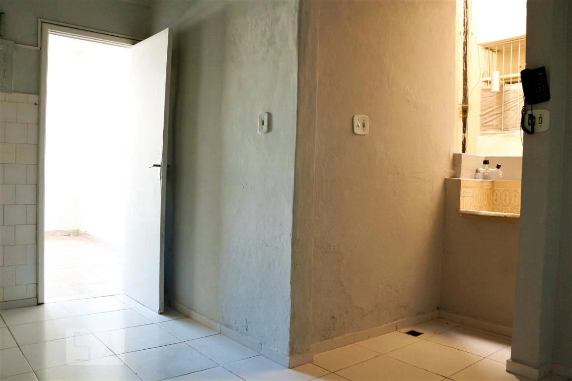 Unfurnished apartment with 2 bedrooms and a private BBQ — photo 13