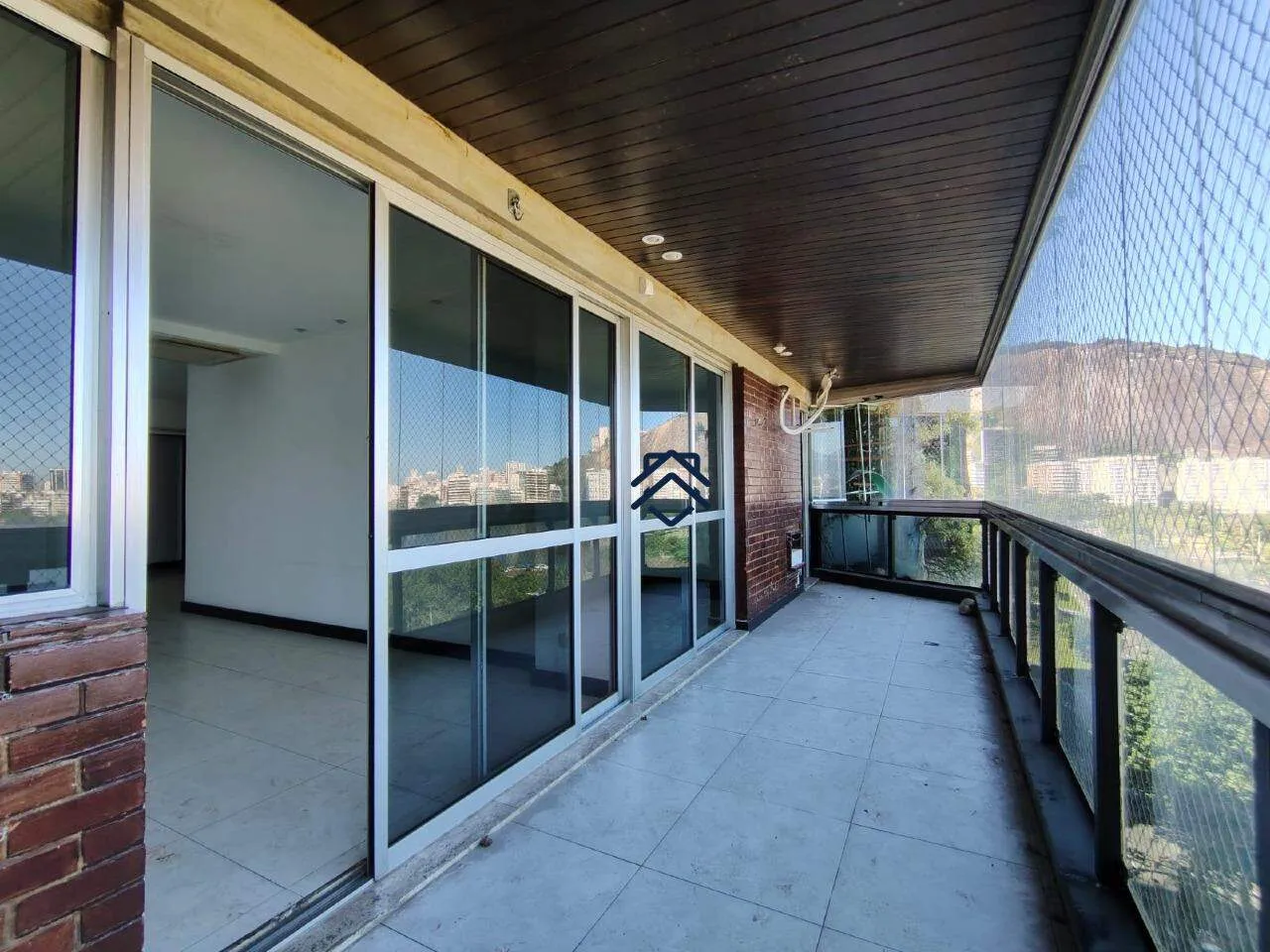Apartment with 3 bedrooms, 4 baths and 160 m² — photo 24