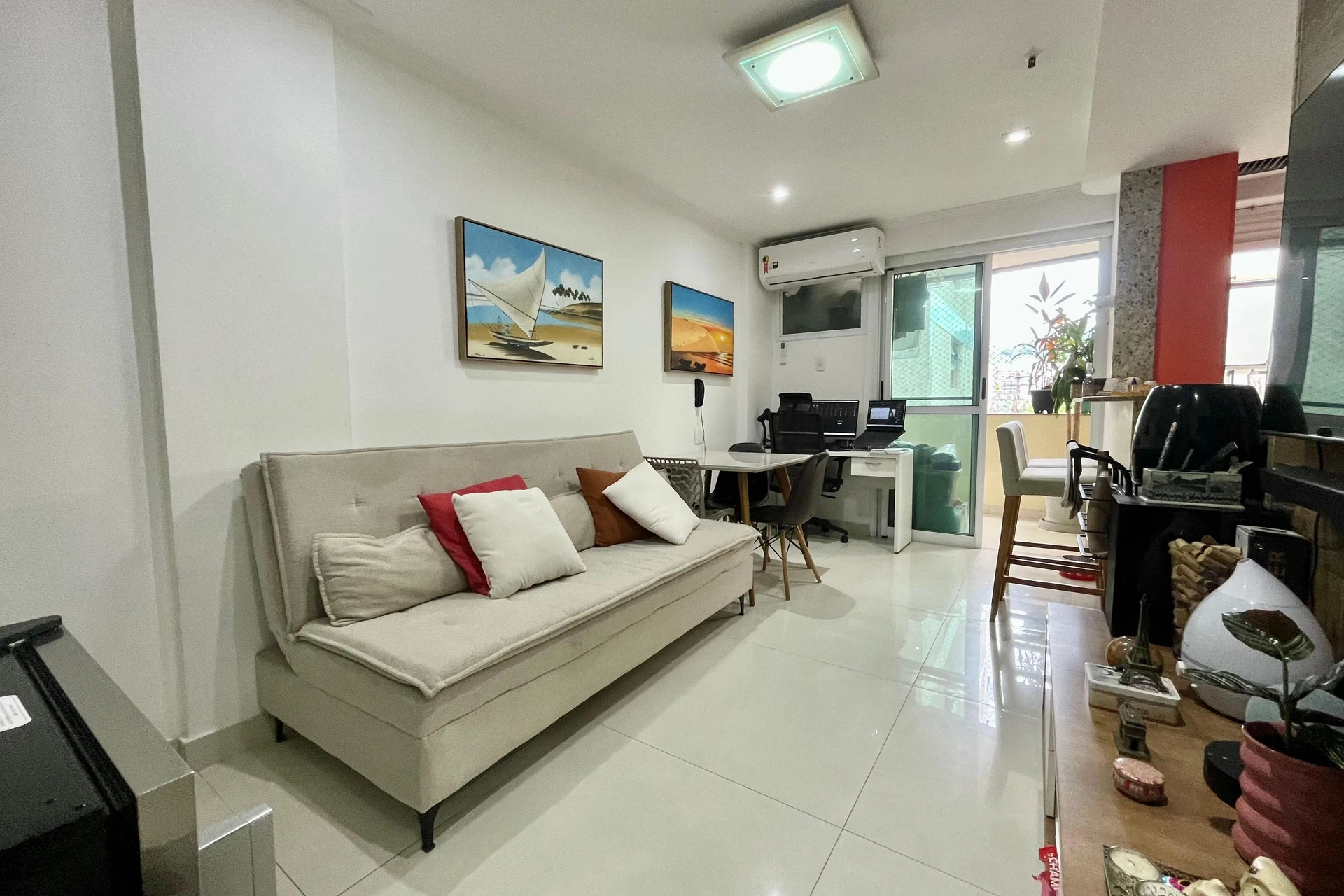 Furnished 1-bedroom apartment with pet-friendly policy — photo 9
