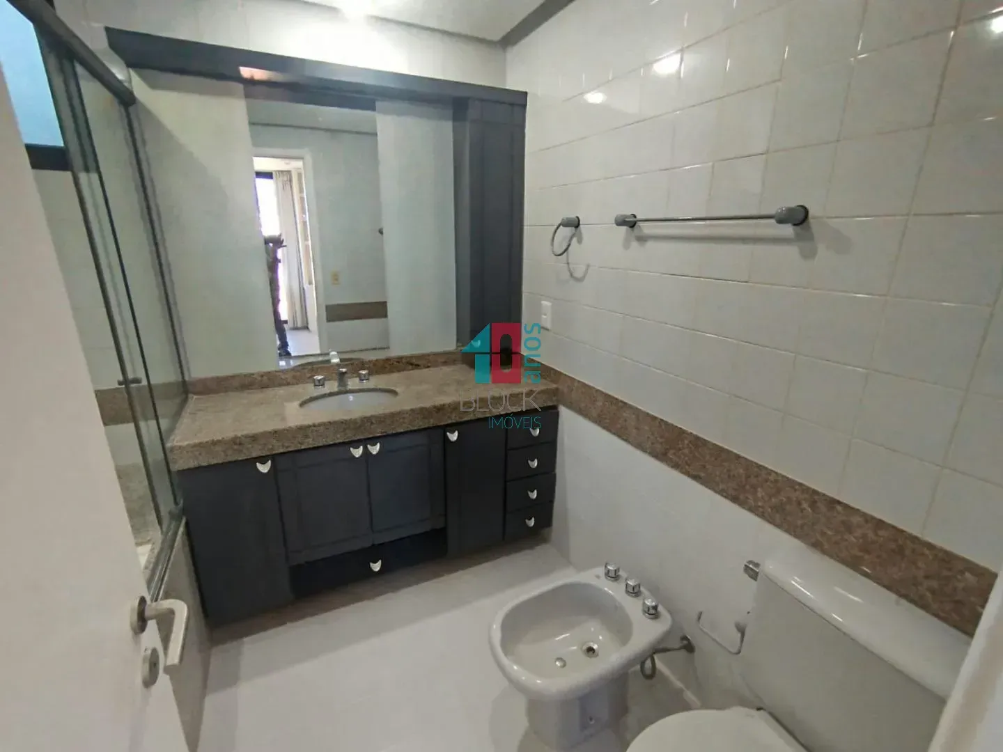 Duplex penthouse with 3 en-suite bedrooms and 200 m² — photo 32