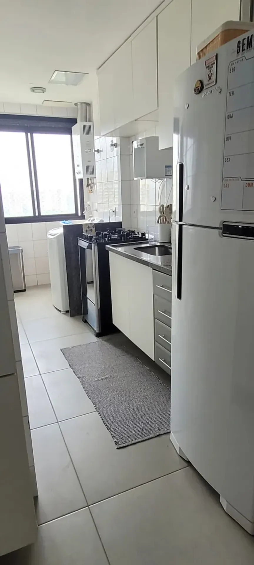 Furnished apartment, 96 m², with a glass-enclosed balcony — photo 2