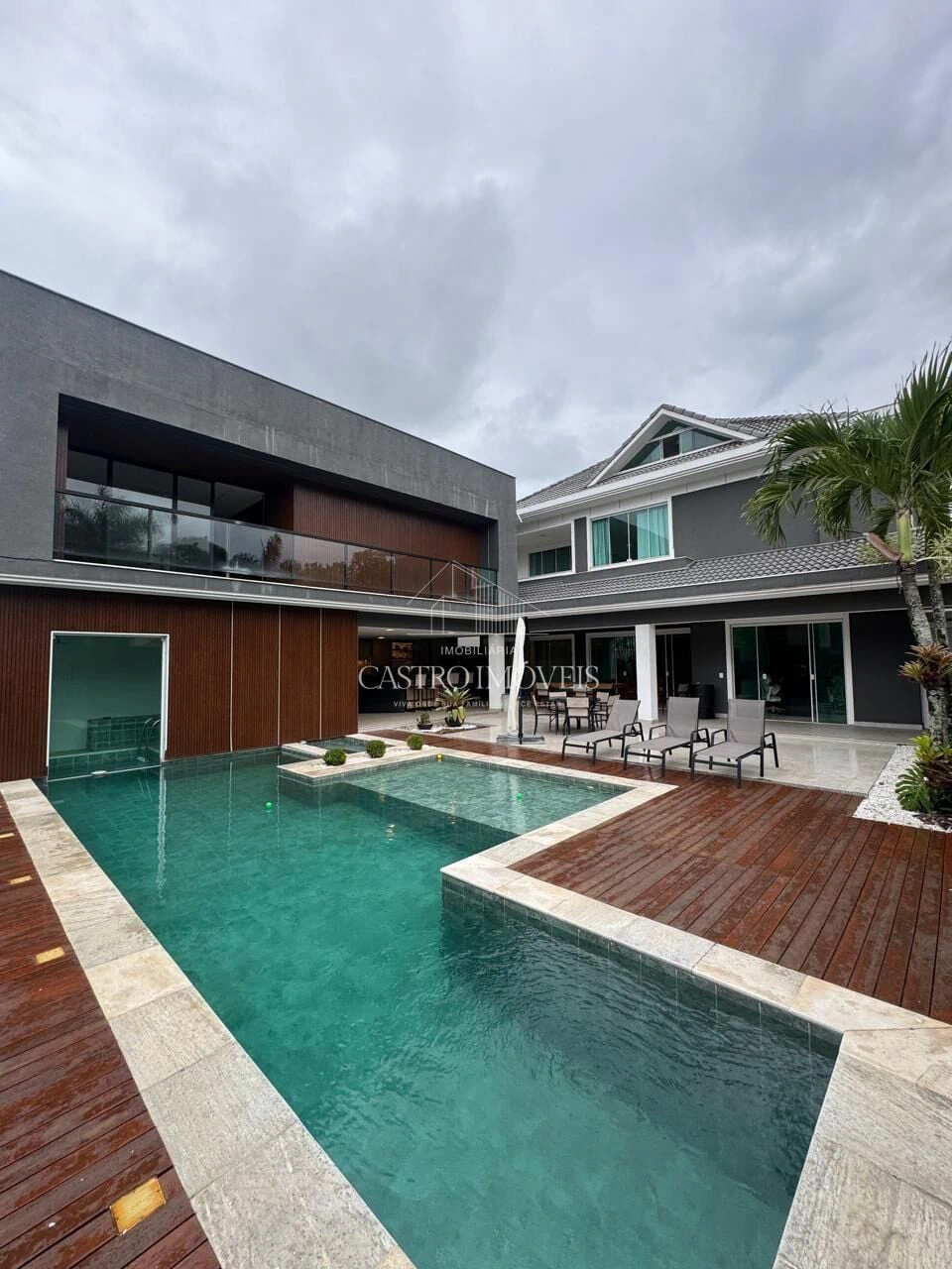 Furnished 715 m² house with 5 en-suites and 4 parking — photo 21