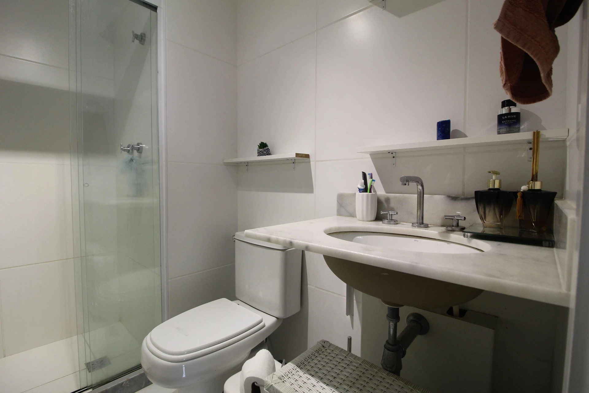 2-bedroom apartment with a glass-enclosed balcony — photo 41