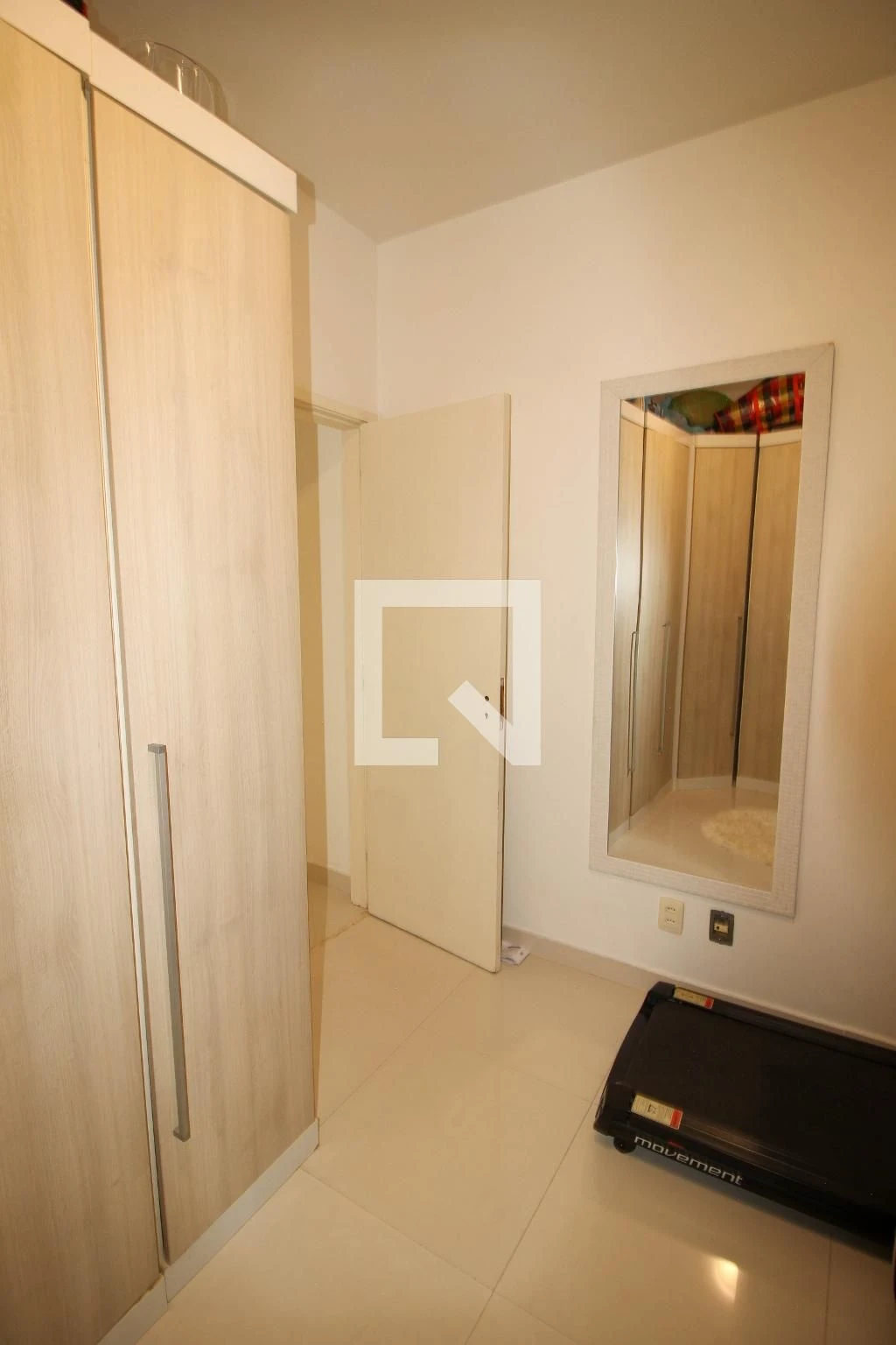 3-bedroom unfurnished apartment with laundry area — photo 17