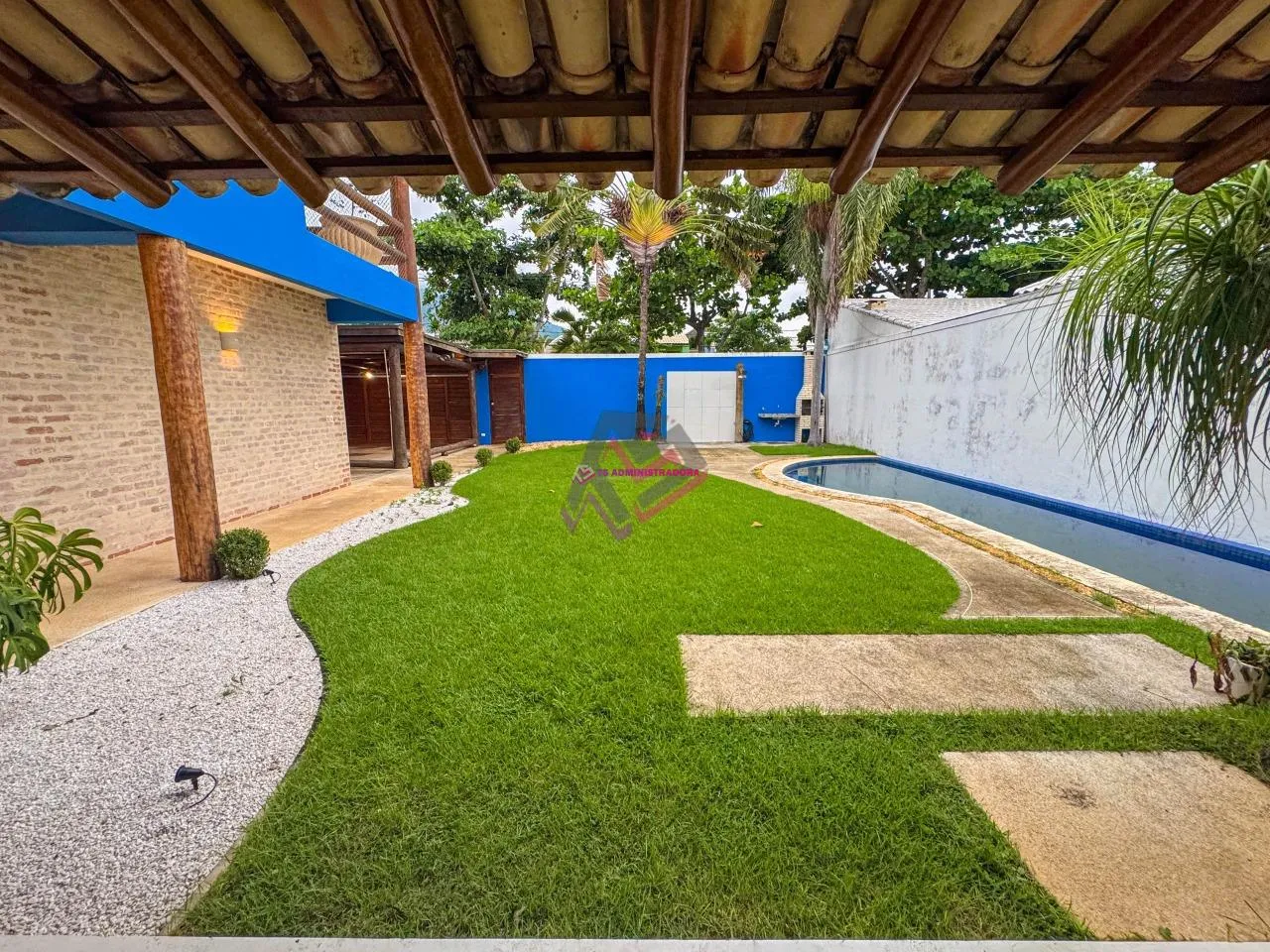 600 m² house with 4 bedrooms and a closed kitchen — photo 10
