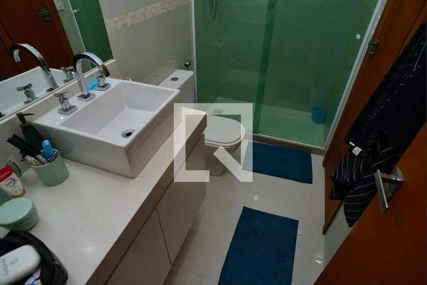 6-bedroom house with a bathtub — photo 46
