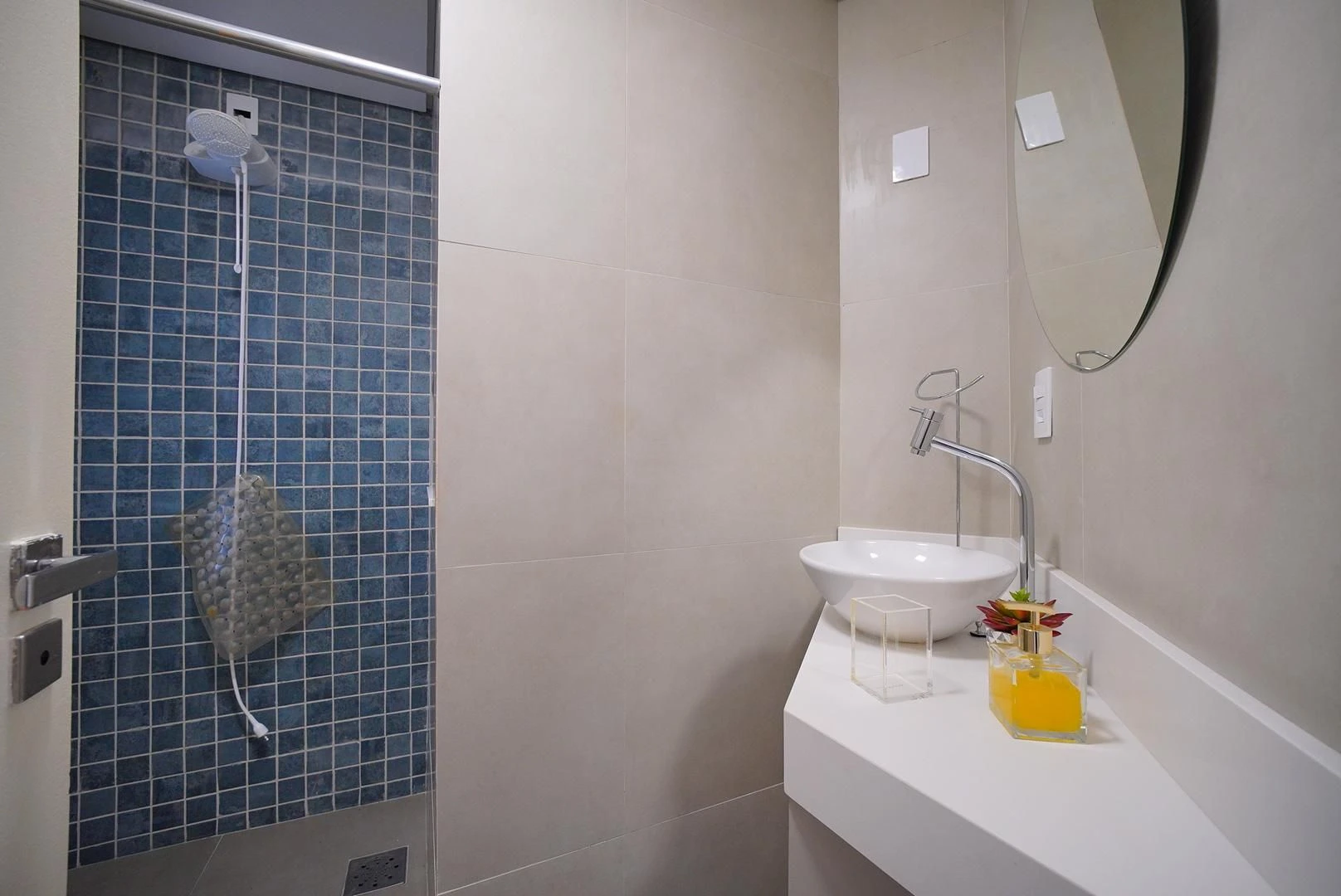 2-bedroom apartment with a washing machine in Florianópolis — photo 24