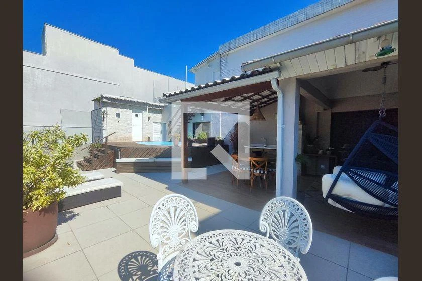 Rental apartment with 4 bedrooms, 360 m² and a balcony — photo 7