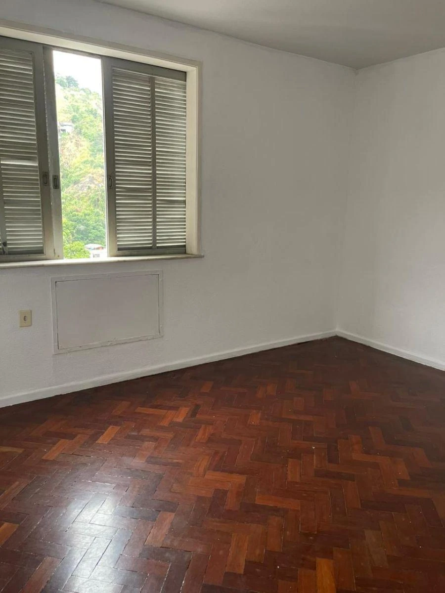 3-bedroom apartment with fitted kitchen cabinets — photo 6
