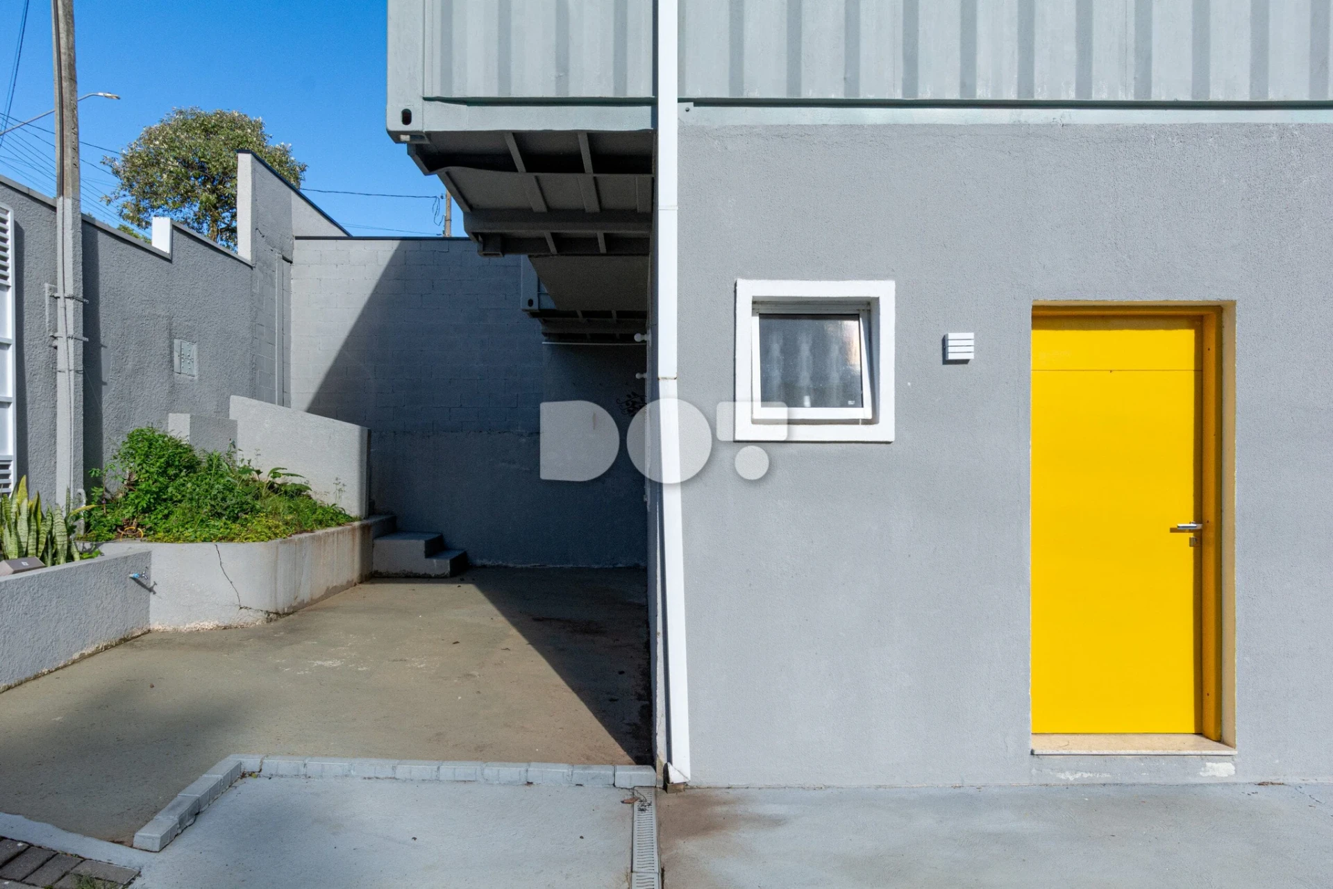 House with 4 bedrooms and an open-plan gas kitchen — photo 3