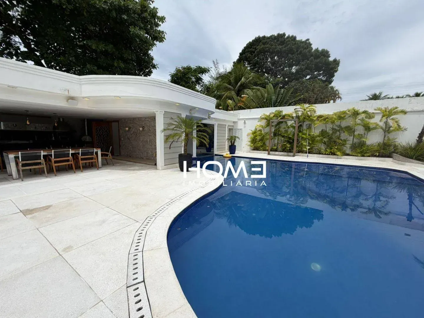 Furnished house with 6 en-suite bedrooms and barbecue — photo 30