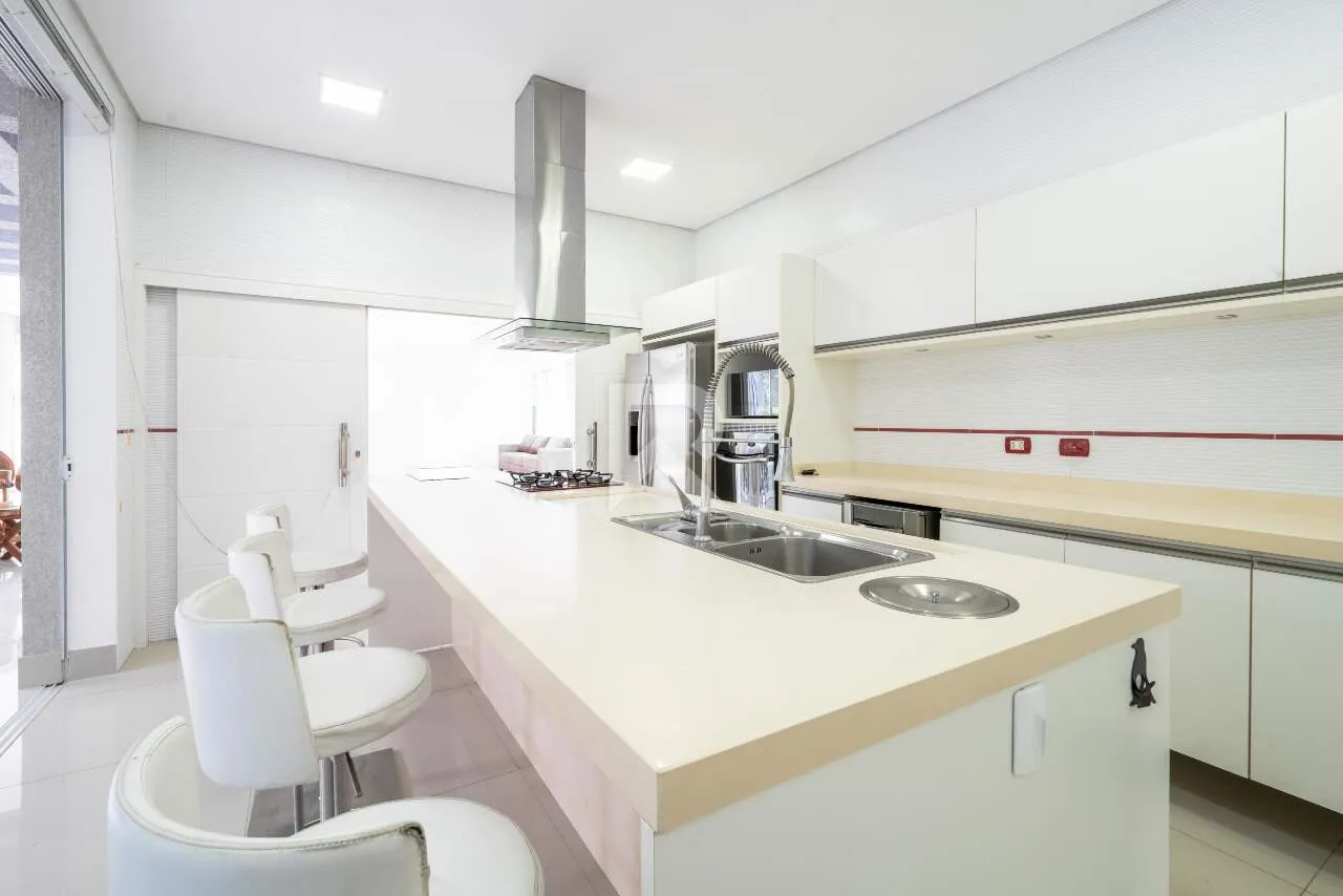 Furnished house with 4 en-suite rooms and 709 m² — photo 14