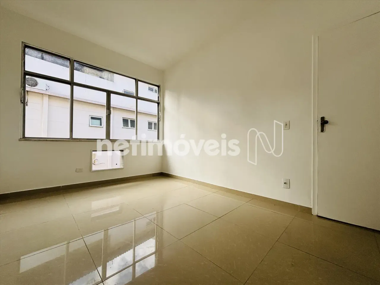 Apartamento com 2 quartos, cozinha separada e 1 banheiro — photo 5