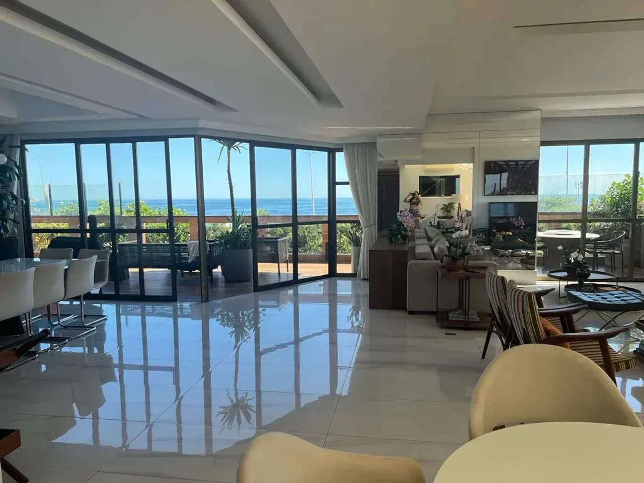 Apartment with 4 bedrooms and an open-plan kitchen — photo 4