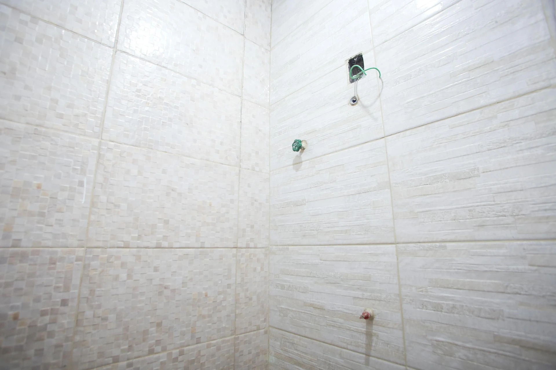 Unfurnished studio with 1 bedroom and 1 parking spot — photo 13