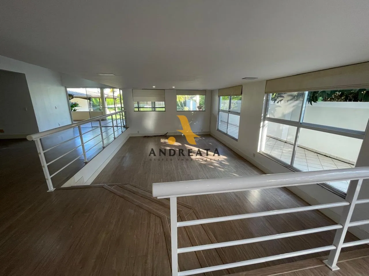 House with 5 bedrooms, shared pool and 754 m² — photo 16