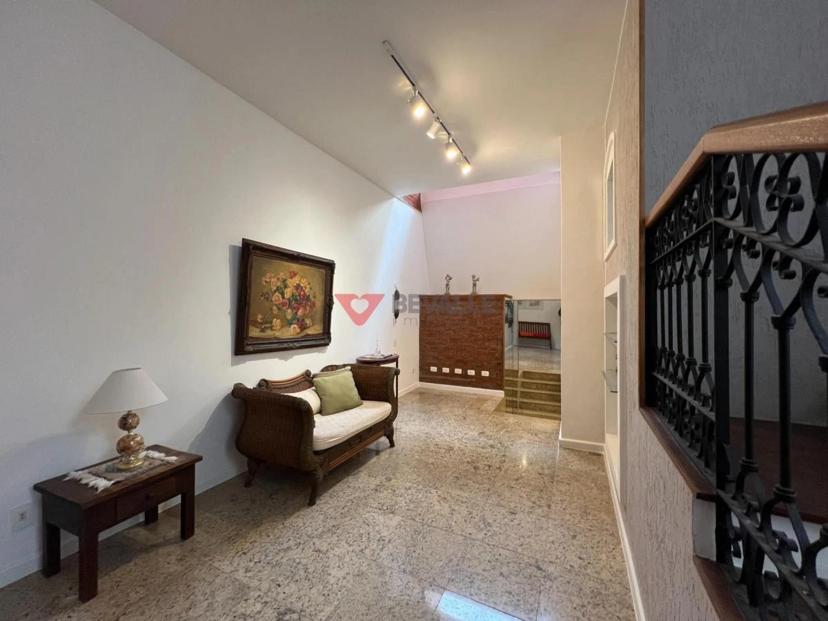 220 m² house with a washing machine and a home office — photo 42