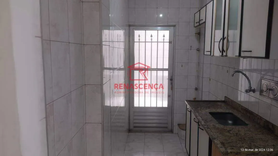 One-bedroom apartment with a washing machine — photo 2