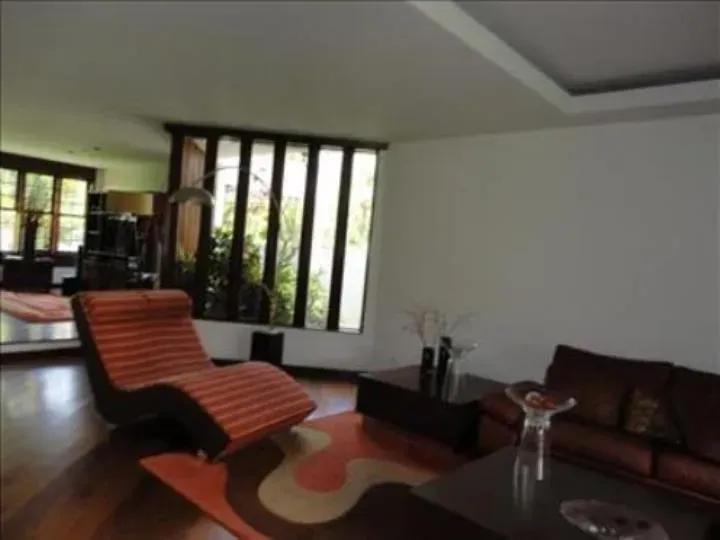 House with 5 bedrooms and a built-in balcony grill — photo 7