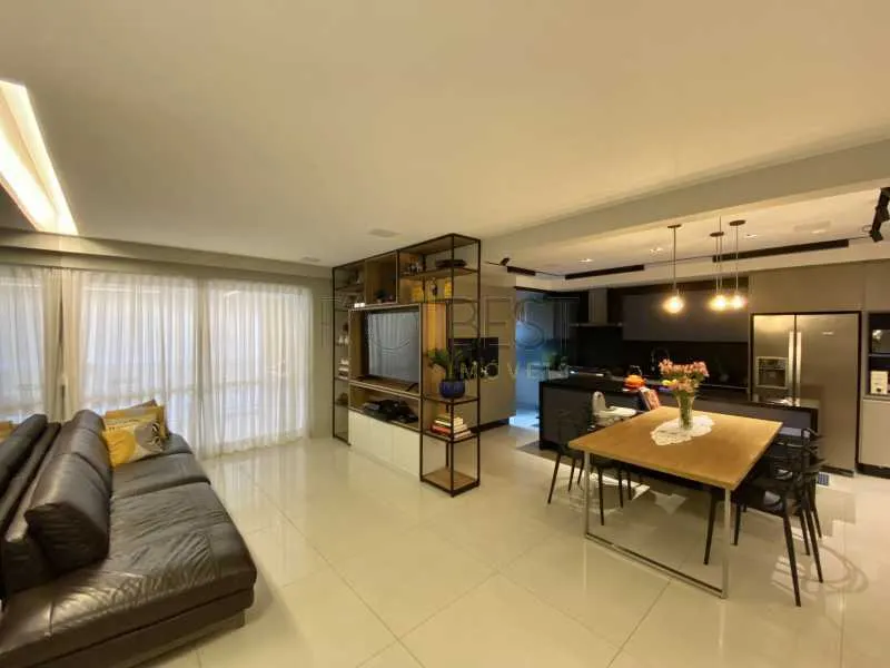 Furnished apartment, 128 m², with a walk-in closet