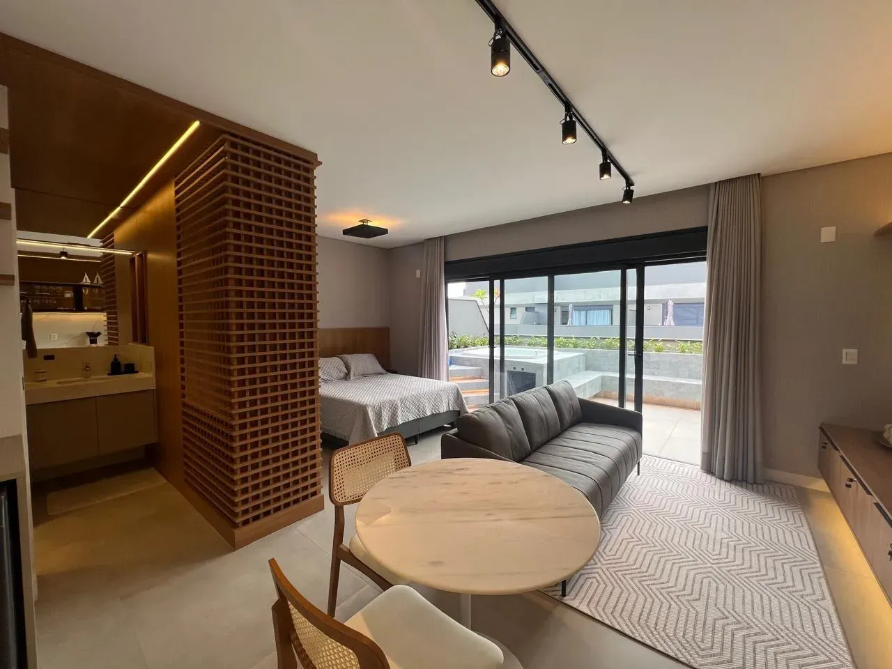 Furnished 61 m² apartment with 1 bedroom and terrace — photo 22