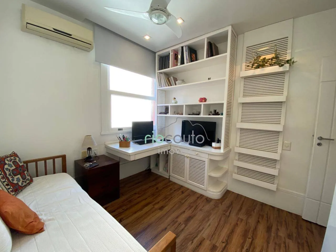 4-bedroom apartment with a dishwasher in Rio de Janeiro — photo 17