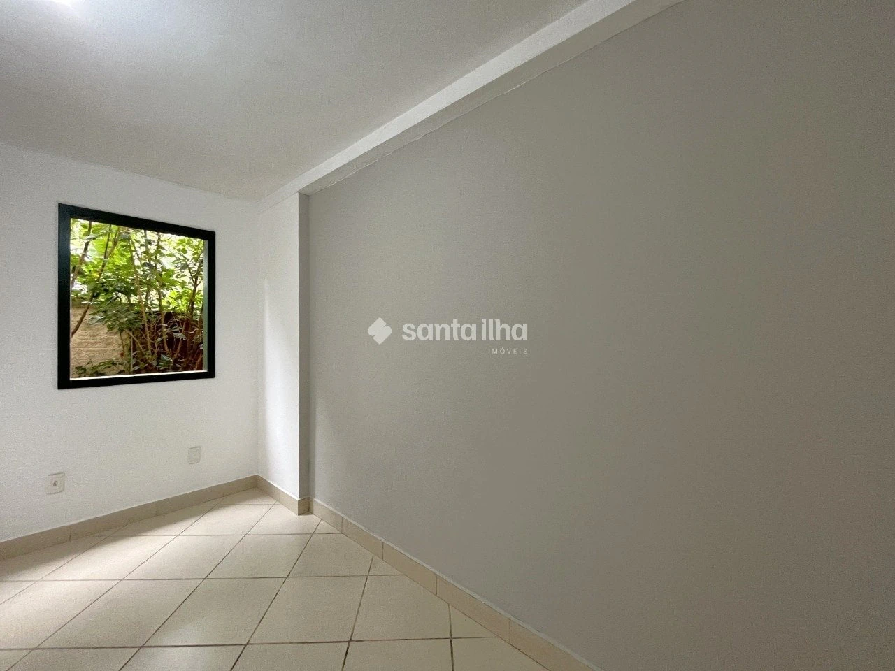 3-bedroom house with a bathtub — photo 8