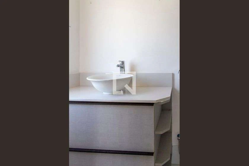 101 m² apartment with 2 en-suite bedrooms and balcony — photo 11